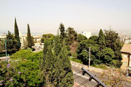 Holiday Studio Apartment Near The Bah� ' � Gardens