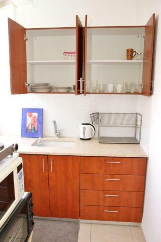 Holiday Studio Apartment Near The Bah� ' � Gardens