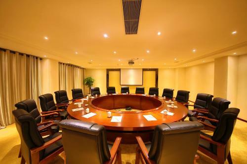 Xinxing Jinbao Haoting Hotel