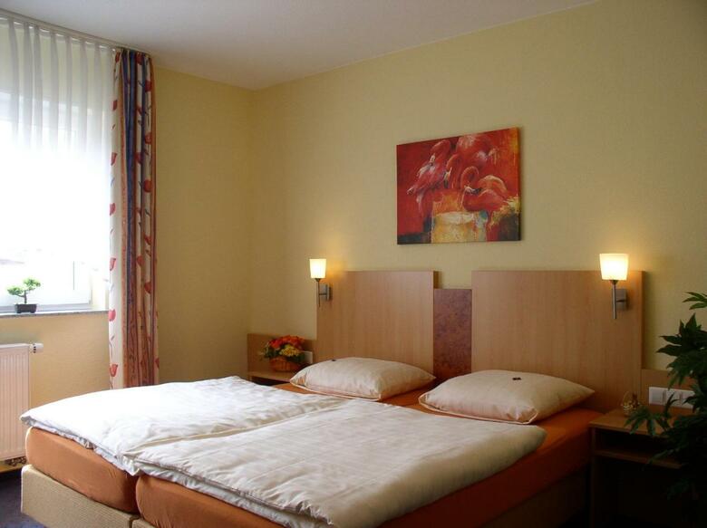 Hostal Birnbaumhof - Hotel Pension Und Ferienwohnungen