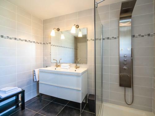 Lovely Villa In Oupia With Private Swimming Pool