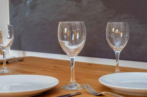 Apartamento Allocated Parking, Light & Bright Apt. With Garden