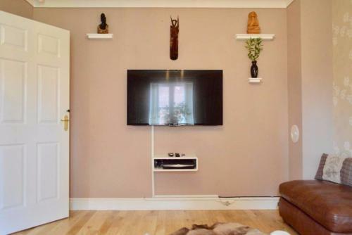 Apartamento 3 Bedroom House With Parking Sleeps 5