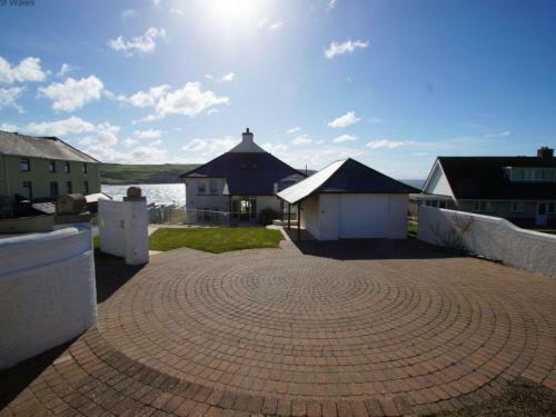 Holiday Home Tully Hip