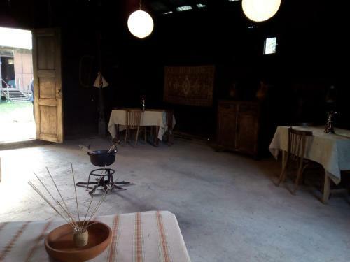 Albergue Kinchkha Wood House