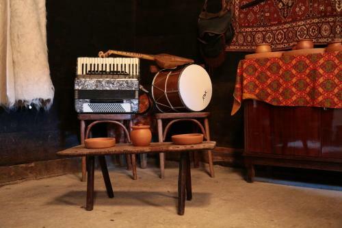Albergue Kinchkha Wood House