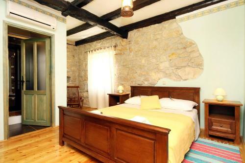 Luxury Villa With A Swimming Pool Punta Kriza, Cres - 3488