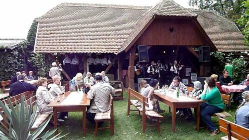 Posada Preno?i?te Zlatni Klas Otrovanec