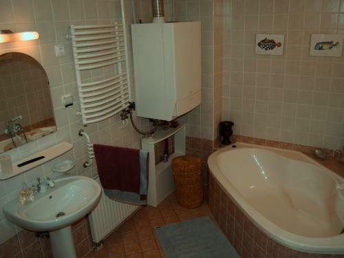 Csongr�di Vend�gv�r� Apartmanok