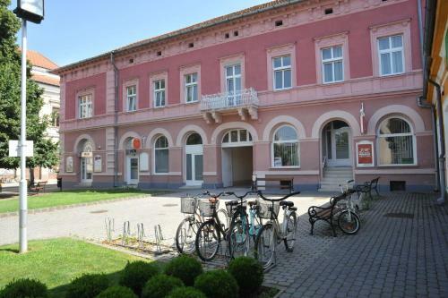 Hostal Piros Arany Panzi� Kalocsa