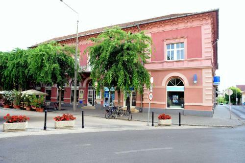 Hostal Piros Arany Panzi� Kalocsa