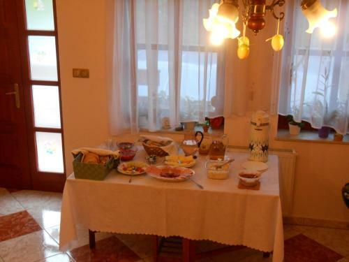 Hostal Aranyes? Vend�gh�z Csorbai