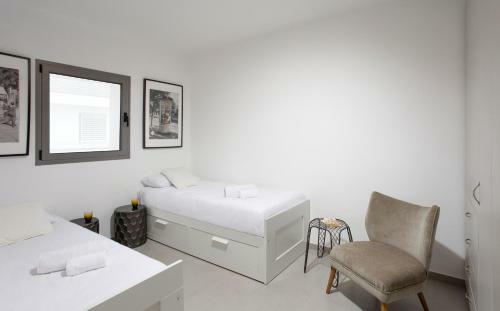 Modern Apartment Close To The Beach - By Holyguest