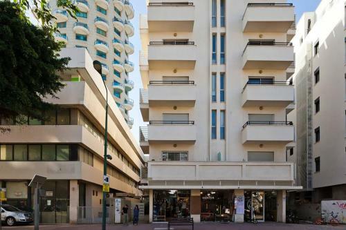 Central Apartment By The Sea
