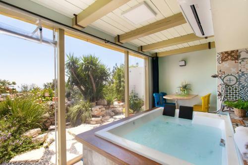 Lodge Out Of Africa Resort