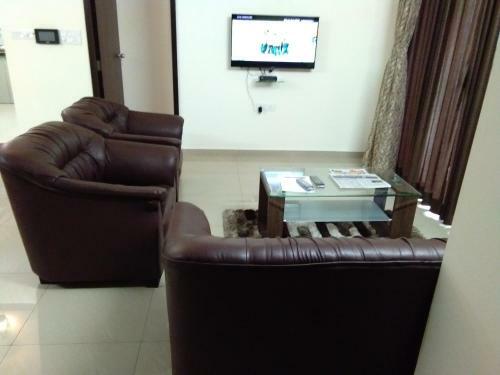 Hostal 3bhk Pure Veg Apartment In Amanora