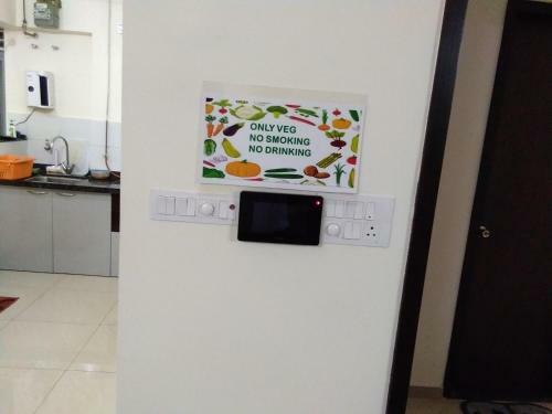 Hostal 3bhk Pure Veg Apartment In Amanora