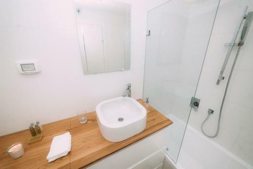 Nachlat Binyamin Bauhaus Luxury Apartments
