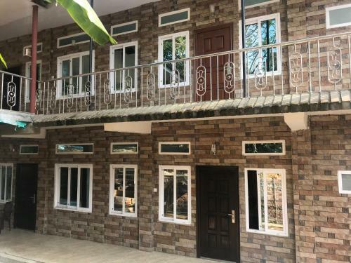 Hostal Nhoshring Guest House