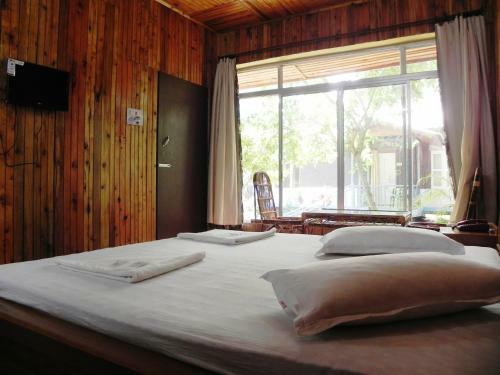 Hotel Aranya Resorts