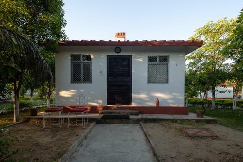 Hotel Upvan Wildlife Resort - Pura Stays