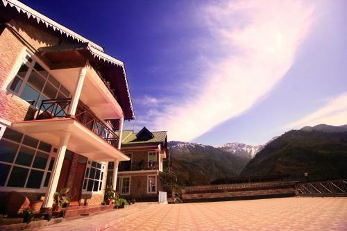 Hotel Udaan Alpine Village Resort