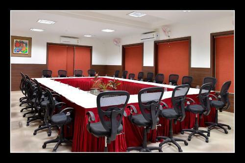 Hotel Mpt Highway Treat, Mandsaur