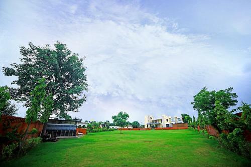 Hotel Dreams Resort Udaipur