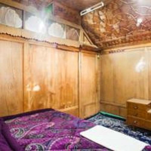 S Group Of Houseboat