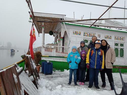 S Group Of Houseboat