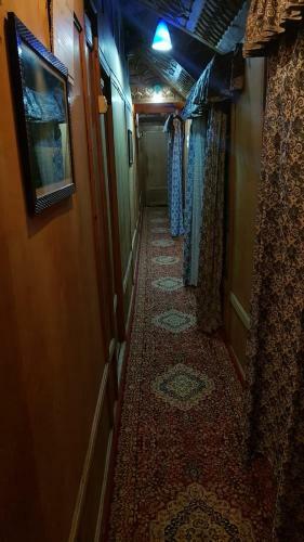S Group Of Houseboat