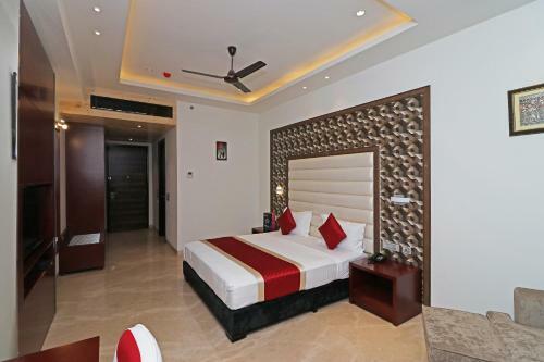 Oyo 12464 Hotel C Pearls