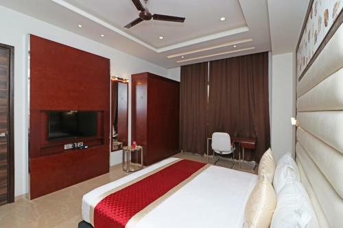 Oyo 12464 Hotel C Pearls