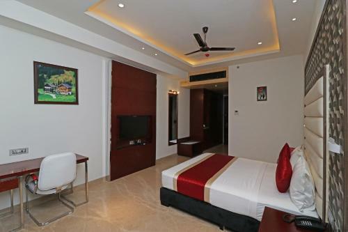 Oyo 12464 Hotel C Pearls