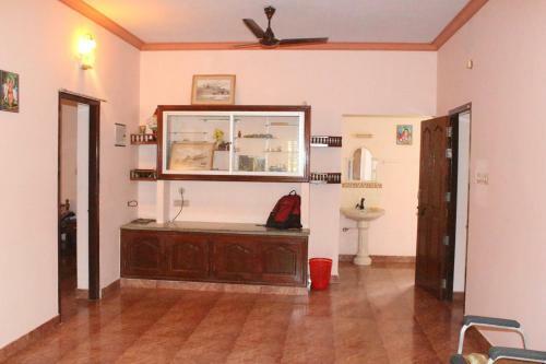 Hostal Greenvilla Guest House