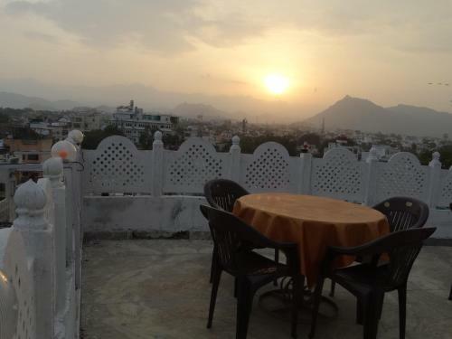 Hotel Gharaunda Guest House