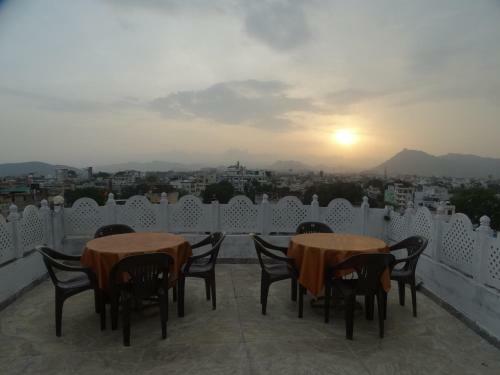 Hotel Gharaunda Guest House