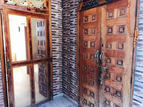 Ridgeview Homestay Near Lakkar Bazar