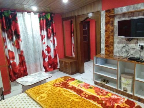 Ridgeview Homestay Near Lakkar Bazar