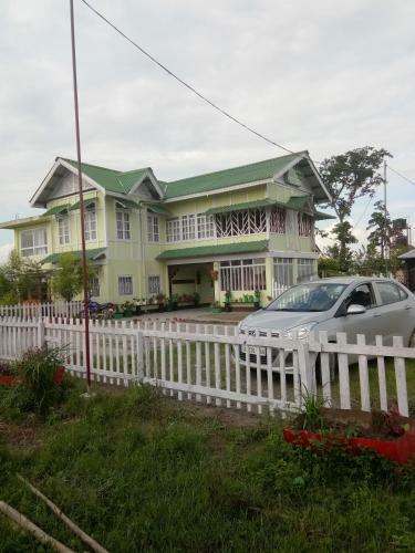 Hostal The Woodpecker's Nest