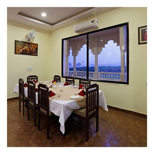 Hotel Om Rudrapriya Holiday Resort