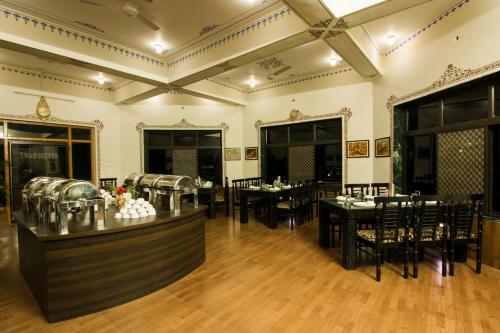 Hotel Lake Alpi Kumbhalgarh