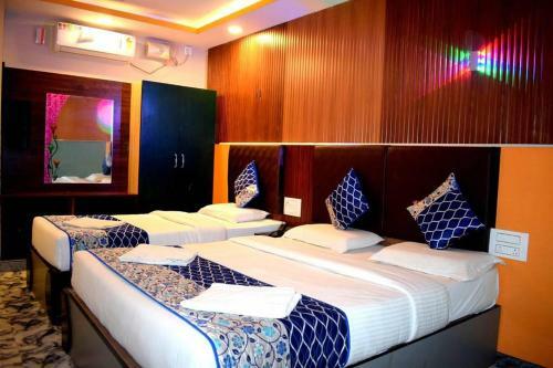Hotel Double Bedded Room With A Single Cart Bed
