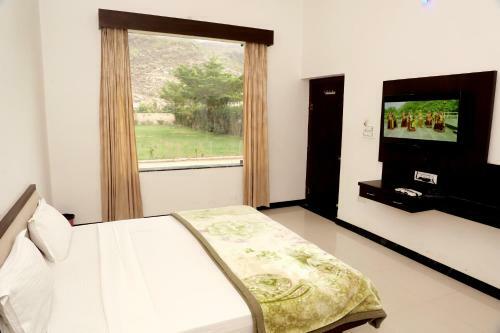 Hotel Aravali Hills Resort