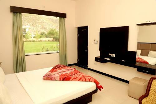 Hotel Aravali Hills Resort