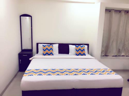Bed & Breakfast Ema Apartment Model Colony