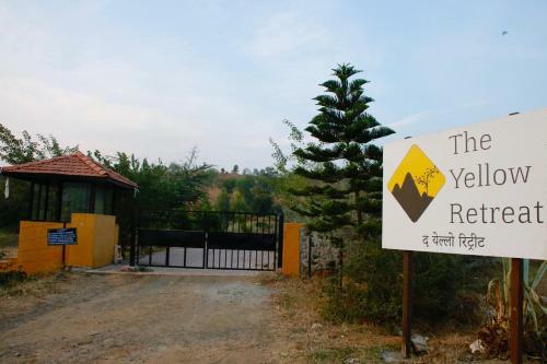 Hotel The Yellow Retreat