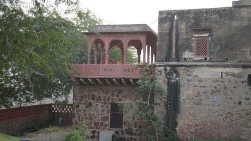 Villa Hostie Lal Darwaza-100 Yr Old Manor