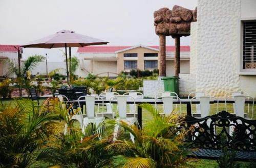 Hotel Royal Karhandla Resort