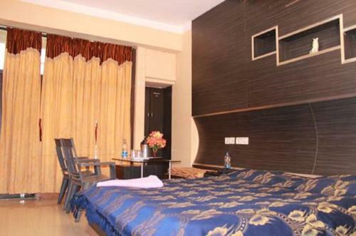 Hotel Larica Holiday Inn Tarapith